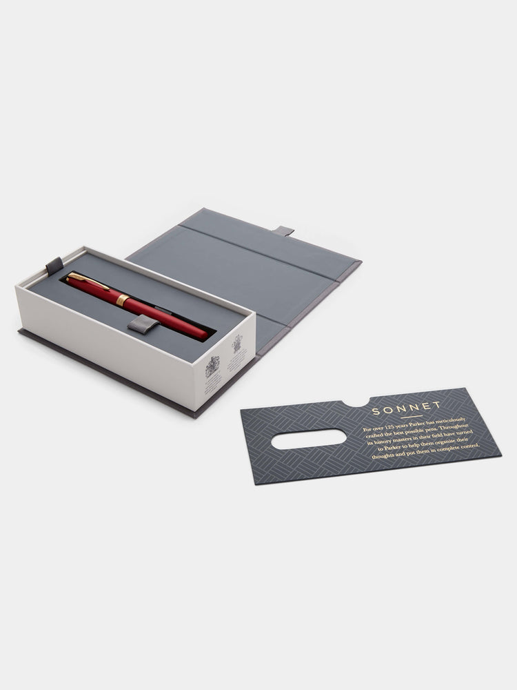 Parker Red Lacquer Fountain Pen 18k gold nib in gift box